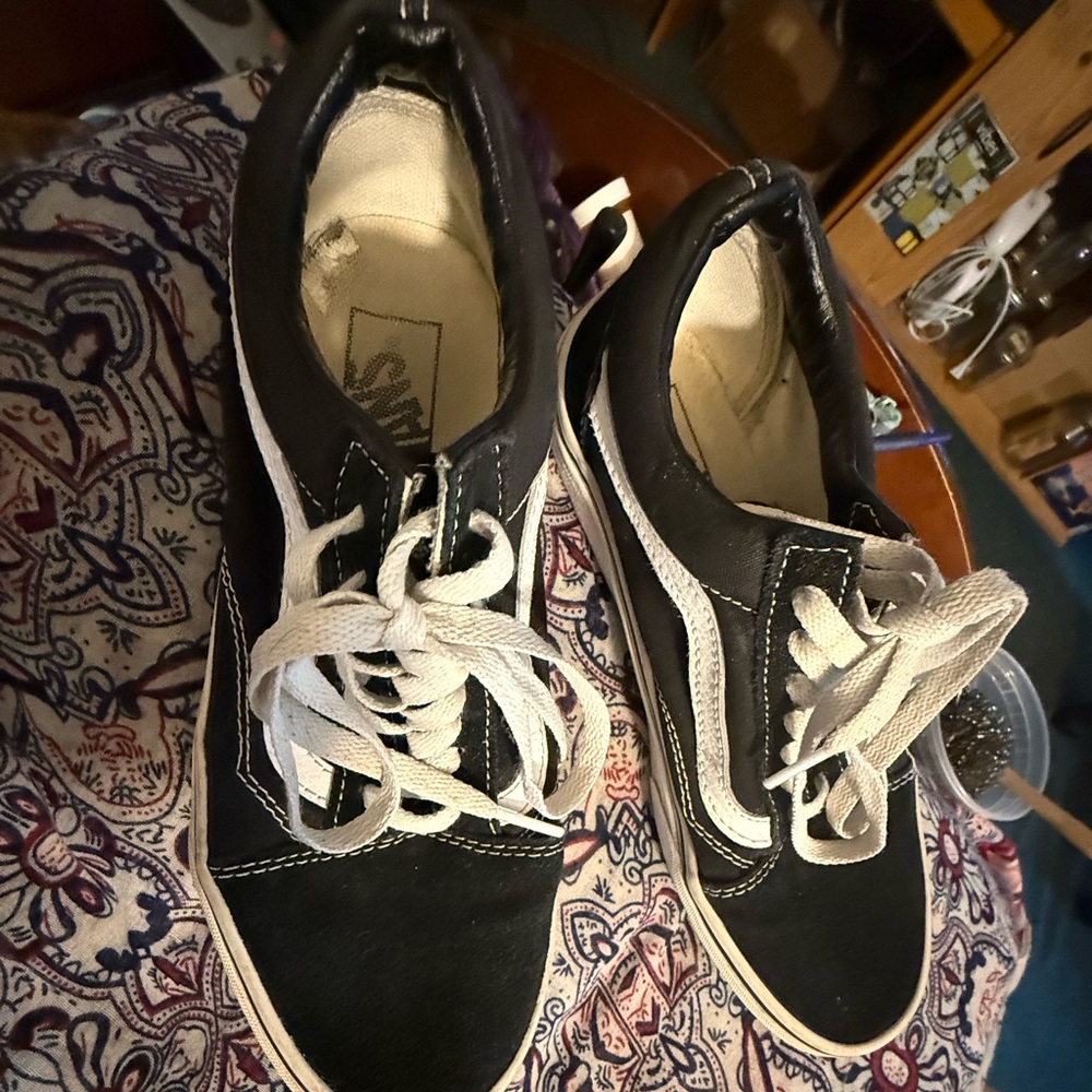 Red Tag VANS. In good shape!! - Picture 3 of 9